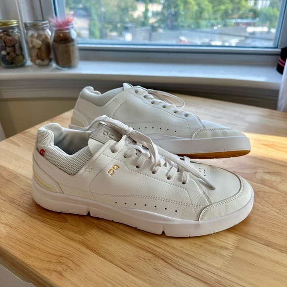 On Roger Centre Court White/Gum - Picture 1 of 4